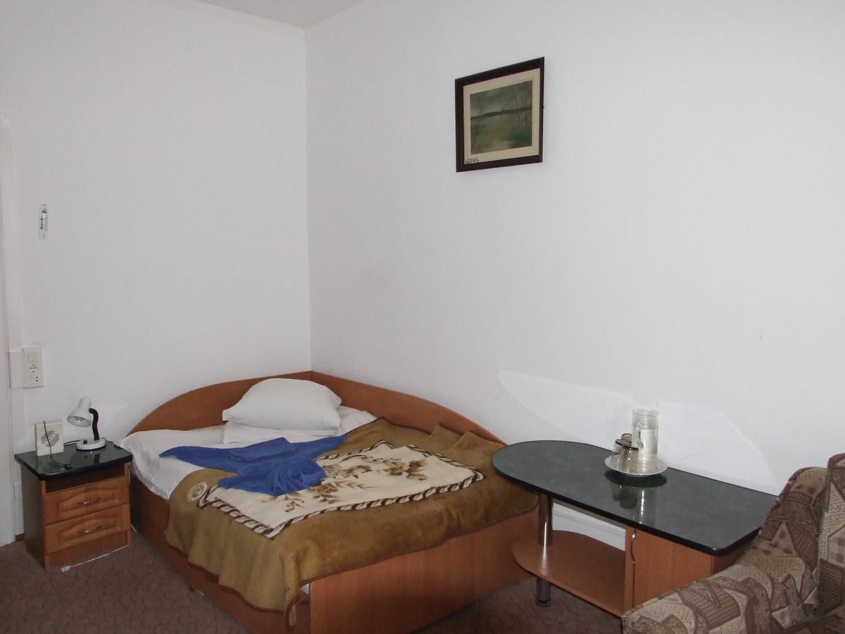 Курортные отели Sanatoriy Kristall Трускавец-30
