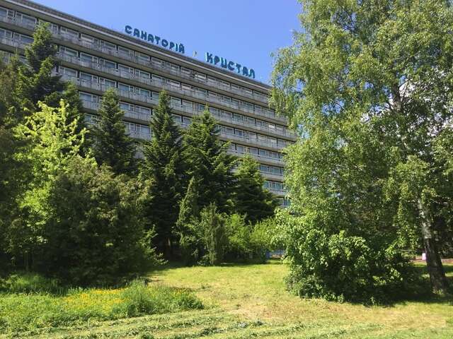 Курортные отели Sanatoriy Kristall Трускавец-6